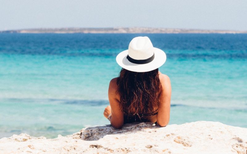 How many days does one need for a healthy holiday?