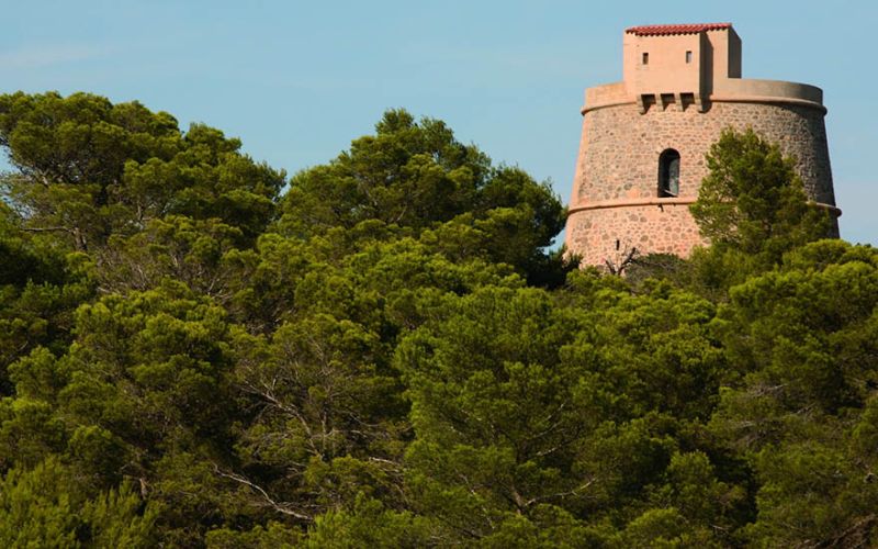 Ruta por Ibiza: un viaje por la historia de la Isla Blanca