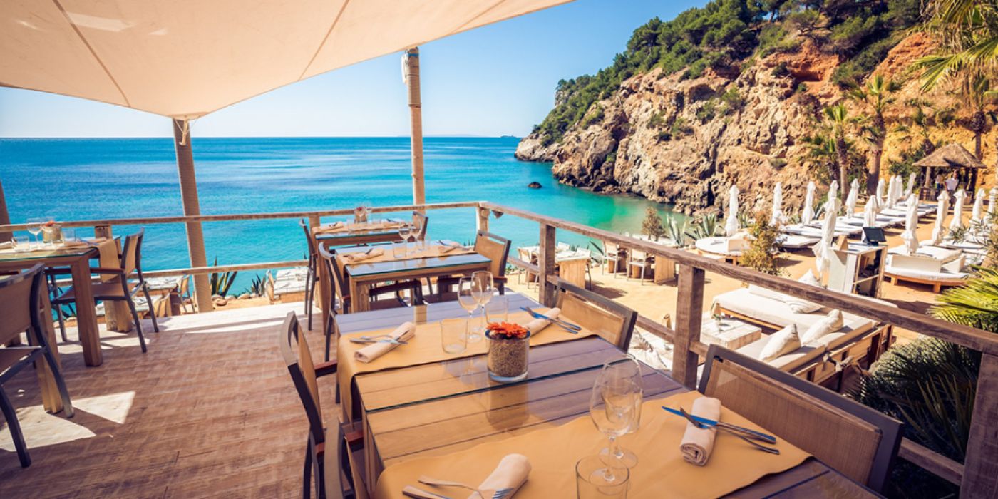 Beach clubs en Es Canar y alrededores