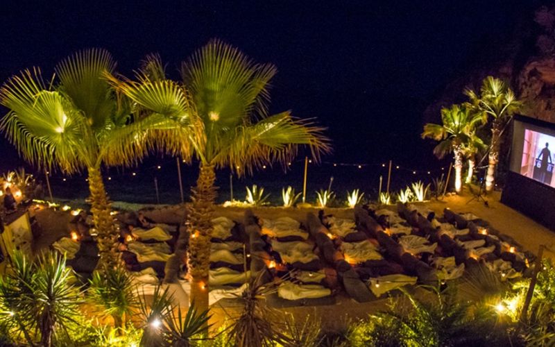 Cinema on the beach, a different plan for the evenings in Ibiza