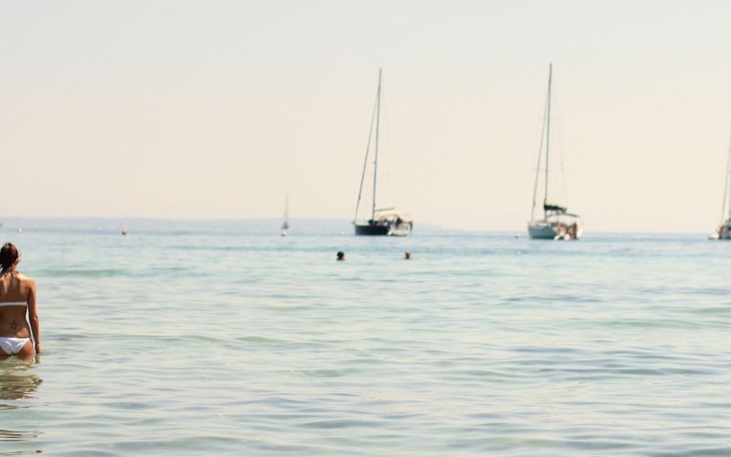 3 unspoilt beautiful beaches less than 15 minutes away by car from Es Canar