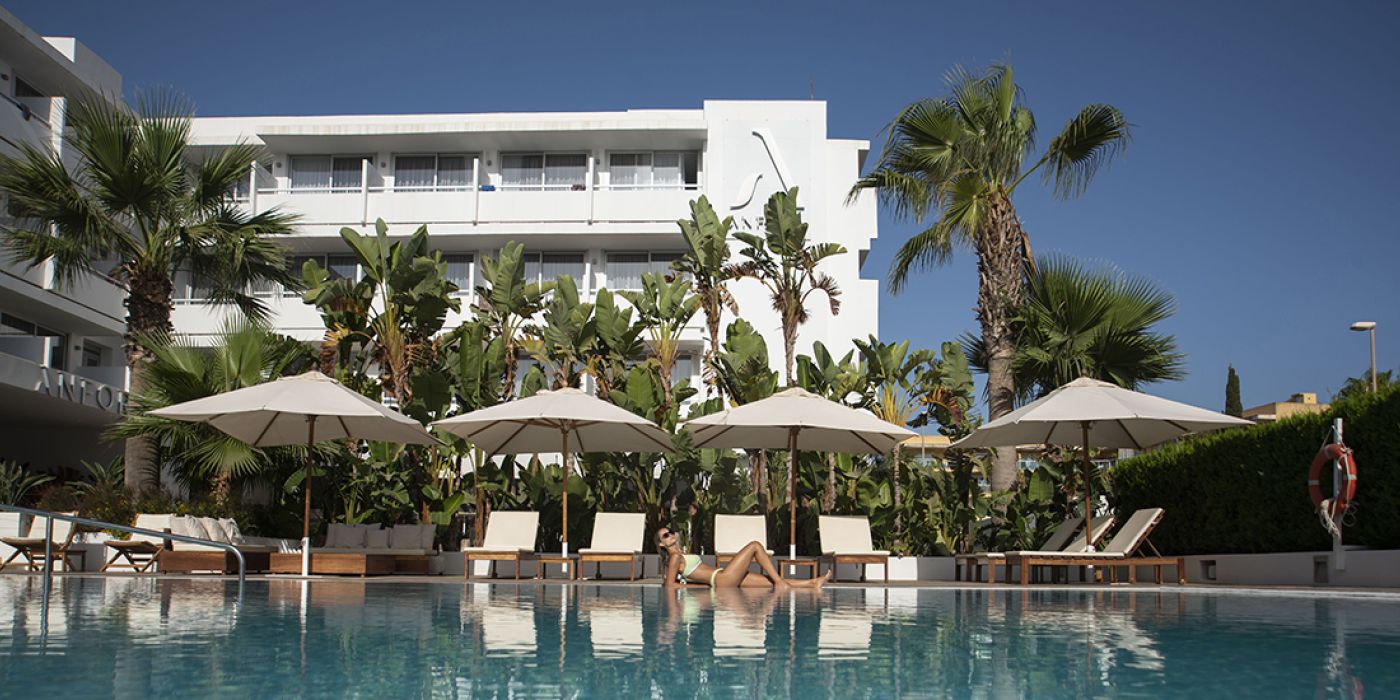 Why choose Hotel Anfora for your holidays in Ibiza?