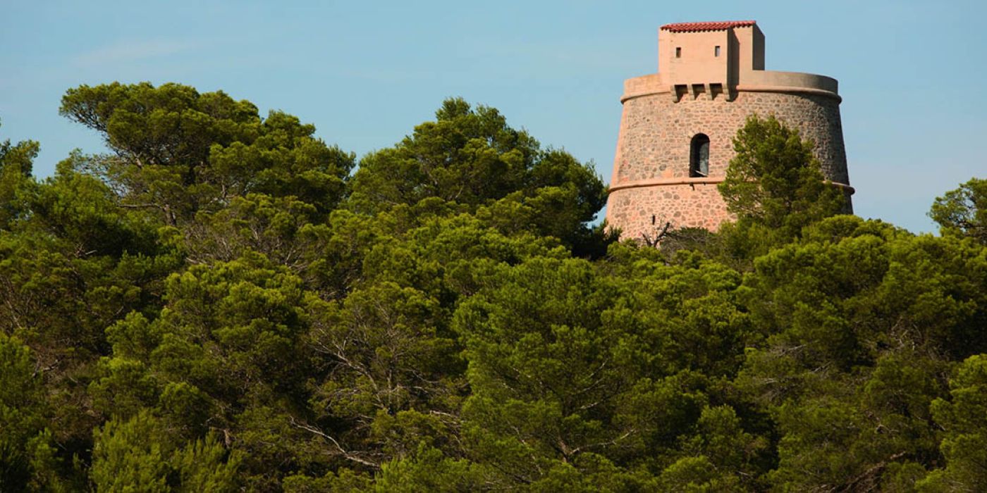 History Tour of Ibiza: a trip to the history of the white island